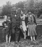 Tantan - Bertrand - Linou - Jeanne FOUGA  